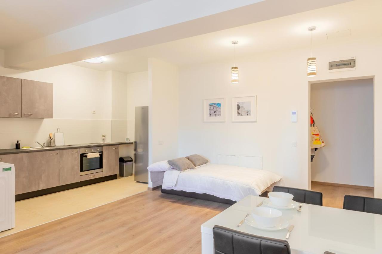 Atlas Unirii: Upscale Flats In The Heart Of Bucharest! Buitenkant foto