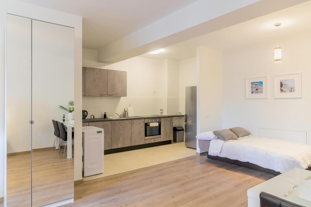Atlas Unirii: Upscale Flats In The Heart Of Bucharest! Buitenkant foto