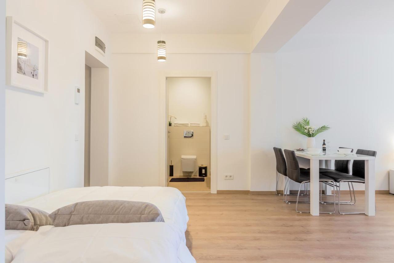 Atlas Unirii: Upscale Flats In The Heart Of Bucharest! Buitenkant foto